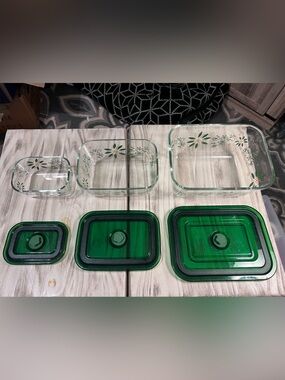 Temp-tations Old World Poinsettia 3 Pc Glass Storage Set Vented Lids